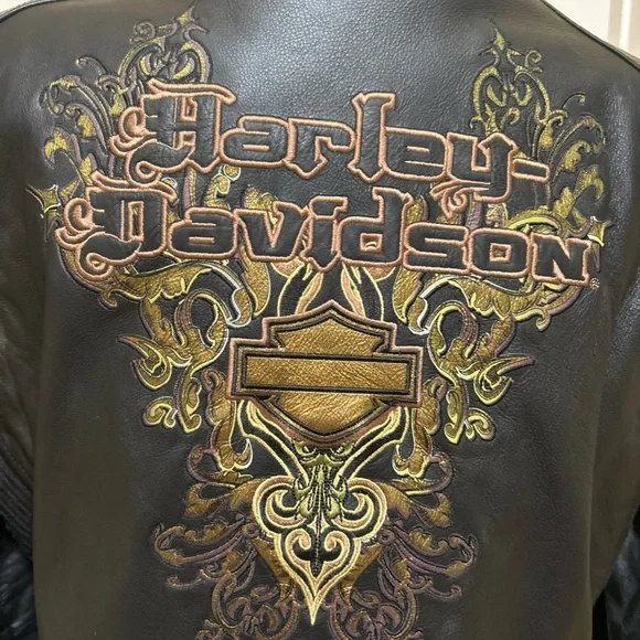 Women’s Harley Davidson, Black Leather Motorcycle Jacket with zip outlining
